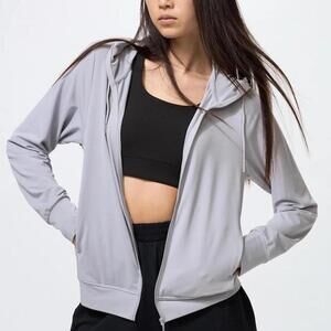 Grey sporty zip-up hoodie #activewear
